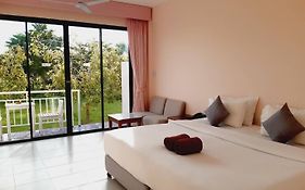 Xanadu Beach Resort